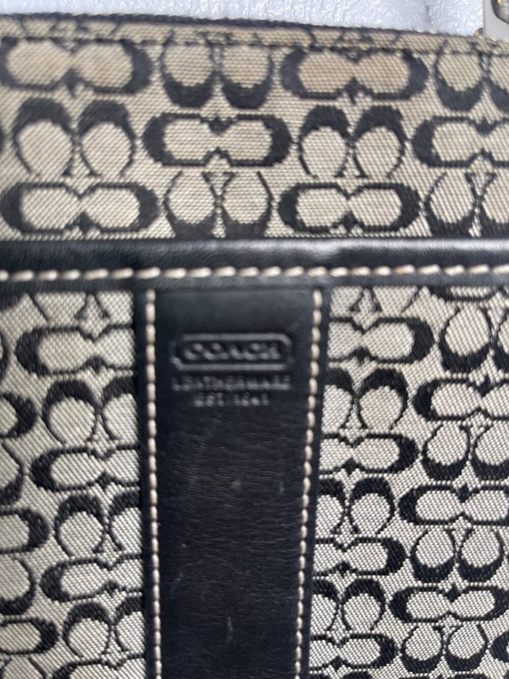 Coach Swingback Crossbody Bag Black Signature Print Leather Lightweight Travel - Picture 6 of 13